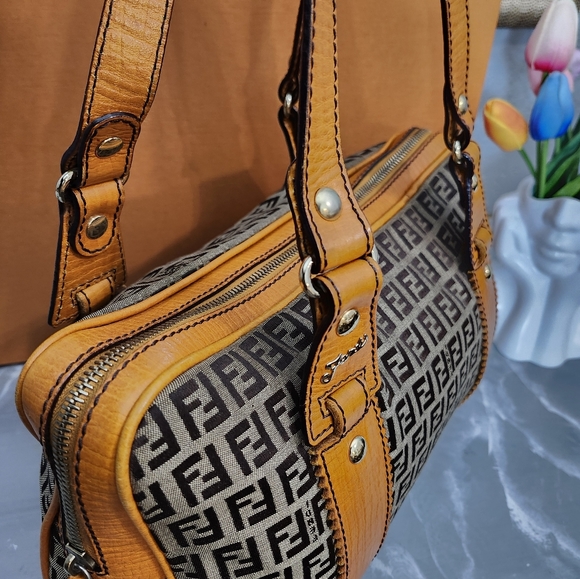 #A33 FENDI - Picture 6 of 13